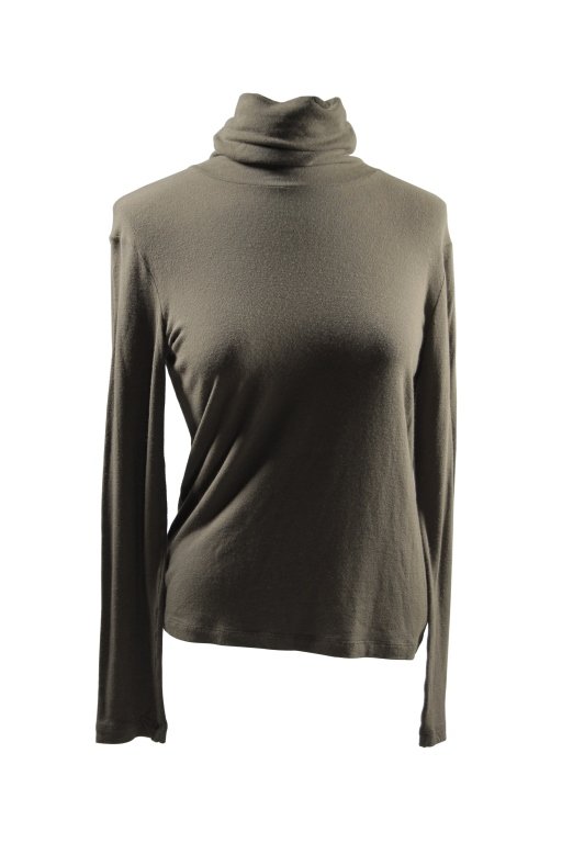 Studio 121 & Max Mara Sweaters: Est. $80 - 200 Studio 121 & MaxMara Sweaters. Studio 121 is cream color, size Large, 100% extrafine Merino wool. MaxMara is green, unknown material and size Large. Both are made in Italy. Good conditi