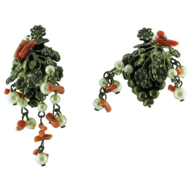 Vintage Floral & Beaded Earrings: Est. $10 - 20 Vintage Floral & Beaded Earrings. Unmarked screwback earrings. Missing some beads. Approx. 1.5" long.