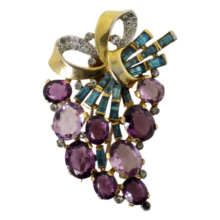 Vintage Trifari With Crown Fur Pin/Brooch (1 of 2)