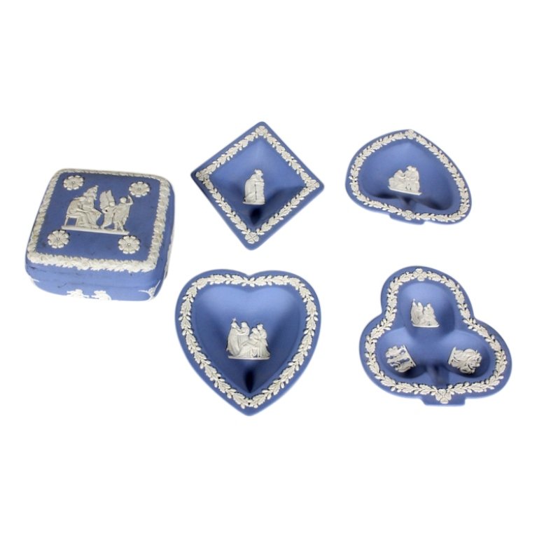 Lot of 5 Wedgwood Pieces (1 of 5)