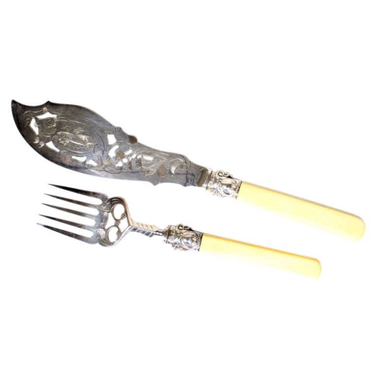 2 Pc Vintage Silver Plate Fish Serving Set (1 of 2)