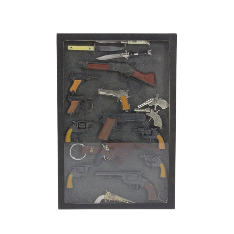 Miniature Gun & Knife Collection: Est. $ 75 - 100 Miniature Gun & Knife Collection. Collection includes 3 knives and 14 guns. Case size 8 x 12 inches.