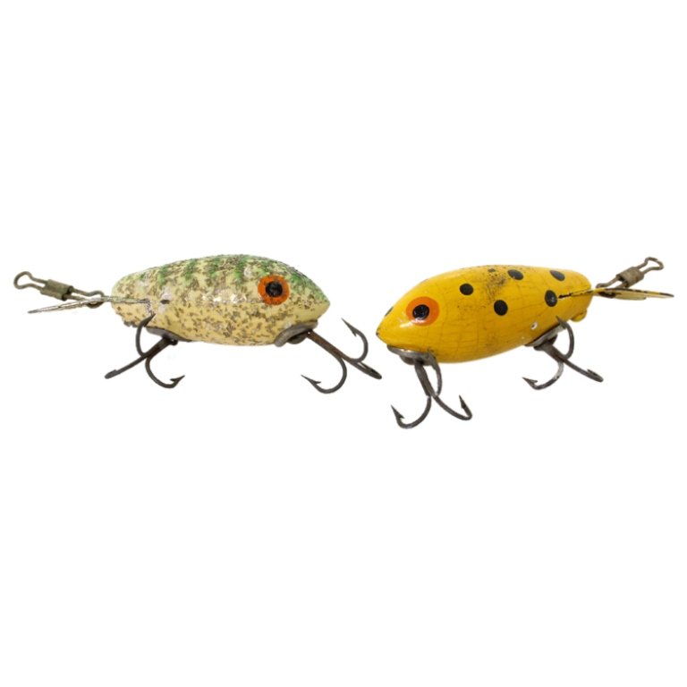 Lot of 2 Wooden Fishing Lures: Est. $ 20 - 40 Lot of 2 Wooden Fishing Lures.