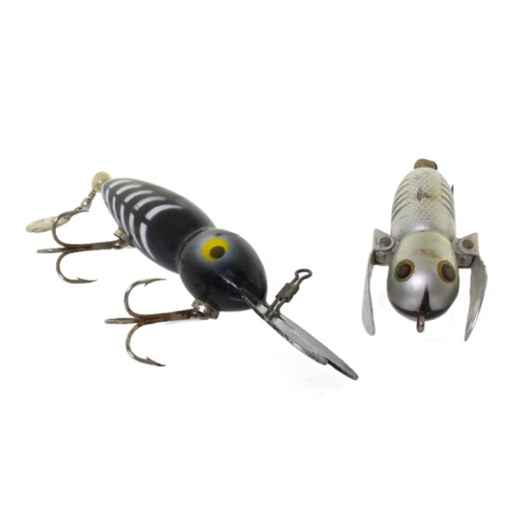 Vintage Fishing Lures: Est. $ 20 - 30 Vintage Fishing Lures.