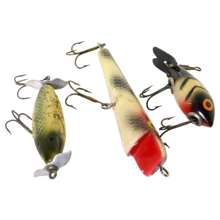 Lot of 3 Wooden Fishing Lures: Est. $ 20 - 40 Lot of 3 Wooden Fishing Lures.