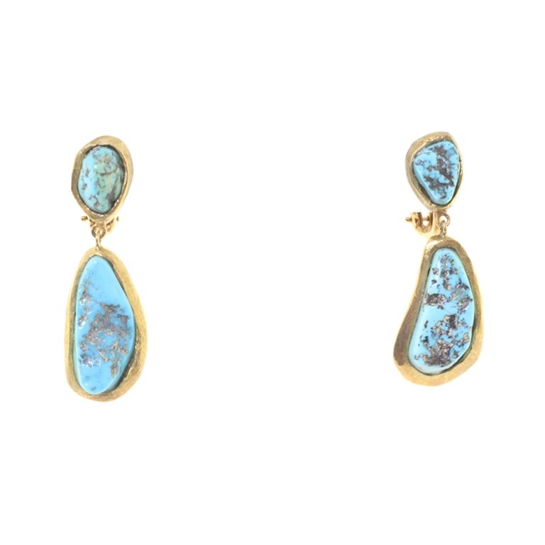 18k and Turquoise Custom Earrings: Est. $ 500 - 650 18k and Turquoise Custom Earrings. Weighs 16.7 grams. For pierced ears. Tested for purity. Measures 1.5 inches long.