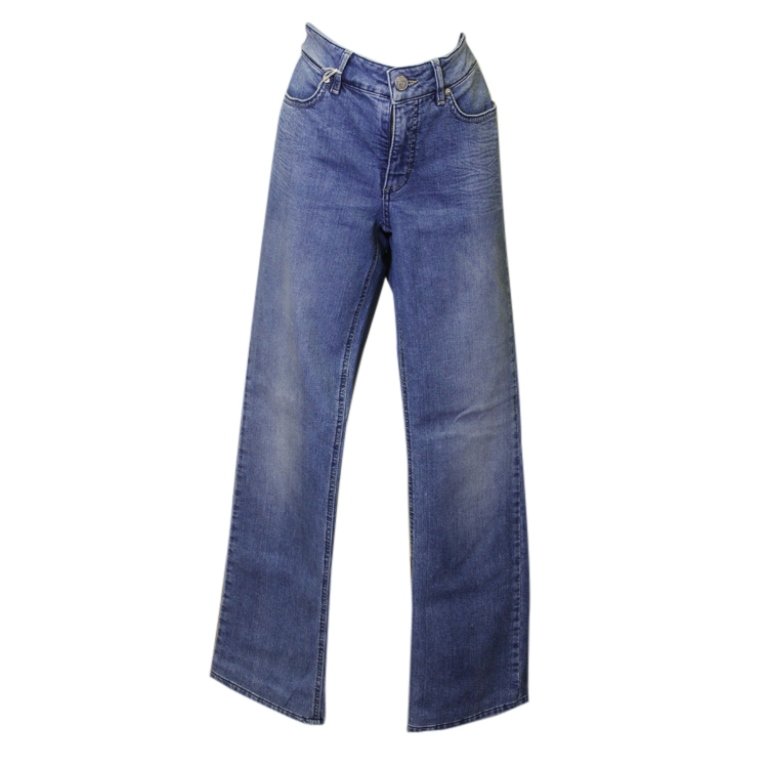 Womens Escada Sport Jeans: Est. $ 50 - 75 Womens Escada Sport Jeans. Marked size 36. Made in Italy. Waist size 29.5 inches, hip size 36 and length is 40 inches. Like new.