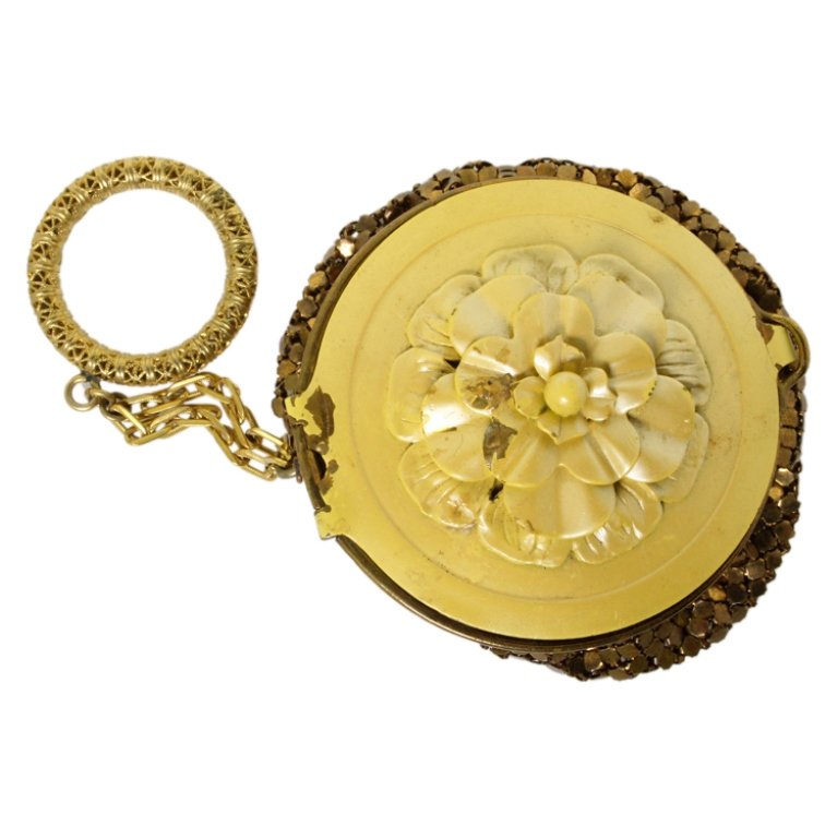 Vintage Gold Mesh Compact Coin Purse (1 of 3)