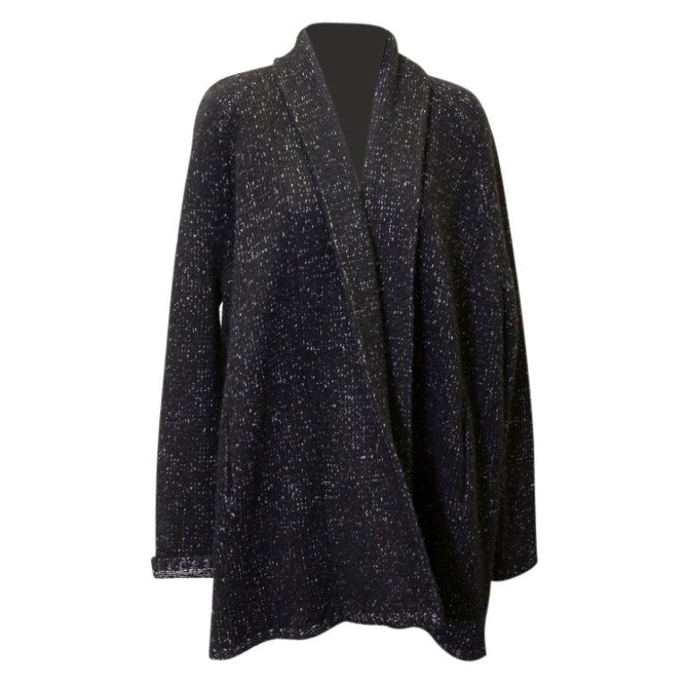 Womens Vince. Sweater: Est. $ 75 - 125 Womens Vince. Sweater. Size M. 75% Wool/13% Silk/7% Cashmere/5% Polymide. Bust 46 inches and length 29 inches. Like new. Pockets still sewn shut.