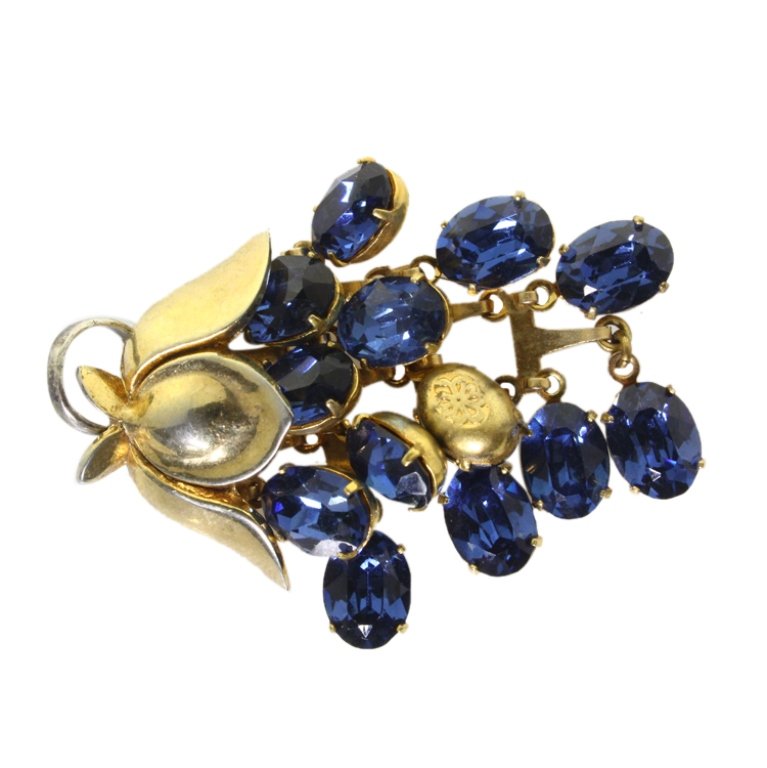 Trifari Cascade Pendant Cluster: Est. $ 40 - 60 Trifari Cascade Pendant Cluster. Measures 2 inches long. Marked Trifari, Pat Pend.