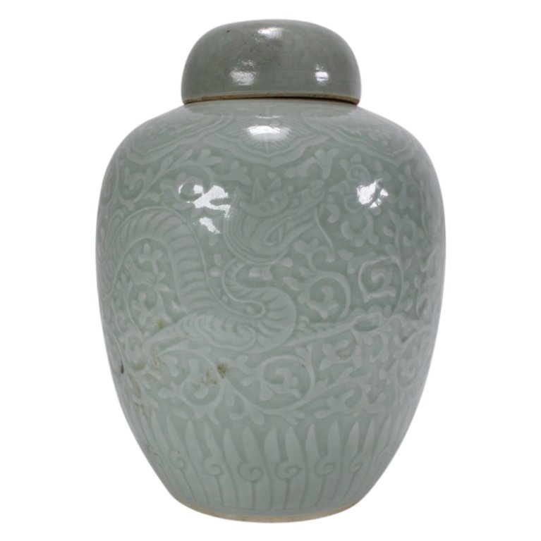 Chinese Three Finger Dragon Lidded Vase (1 of 4)