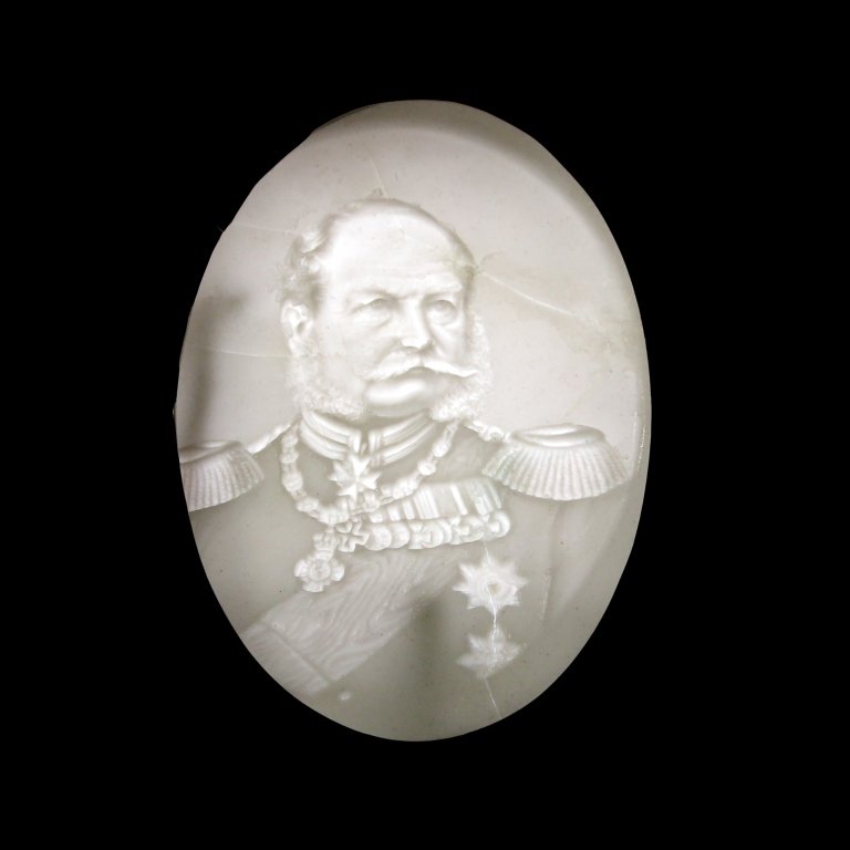Kaiser Wilhelm 1st Oval Lithophane Candle Shield: Est. $ 40 - 60 Kaiser Wilhelm 1st Oval Lithophane Candle Shield. An approx. 3.5 X 2.5 inch oval lithophane depicting Kaiser Wilhelm 1st set in a rhinestone accented free standing frame and base. Oval 