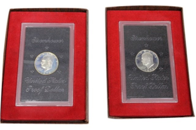 Lot of 2 1972 Eisenhower Silver Dollars in Cases (1 of 2)