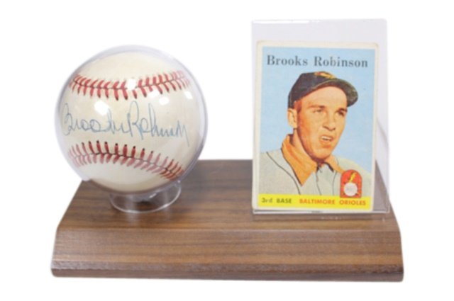 Brooks Robinson Signed Baseball with Card (1 of 1)