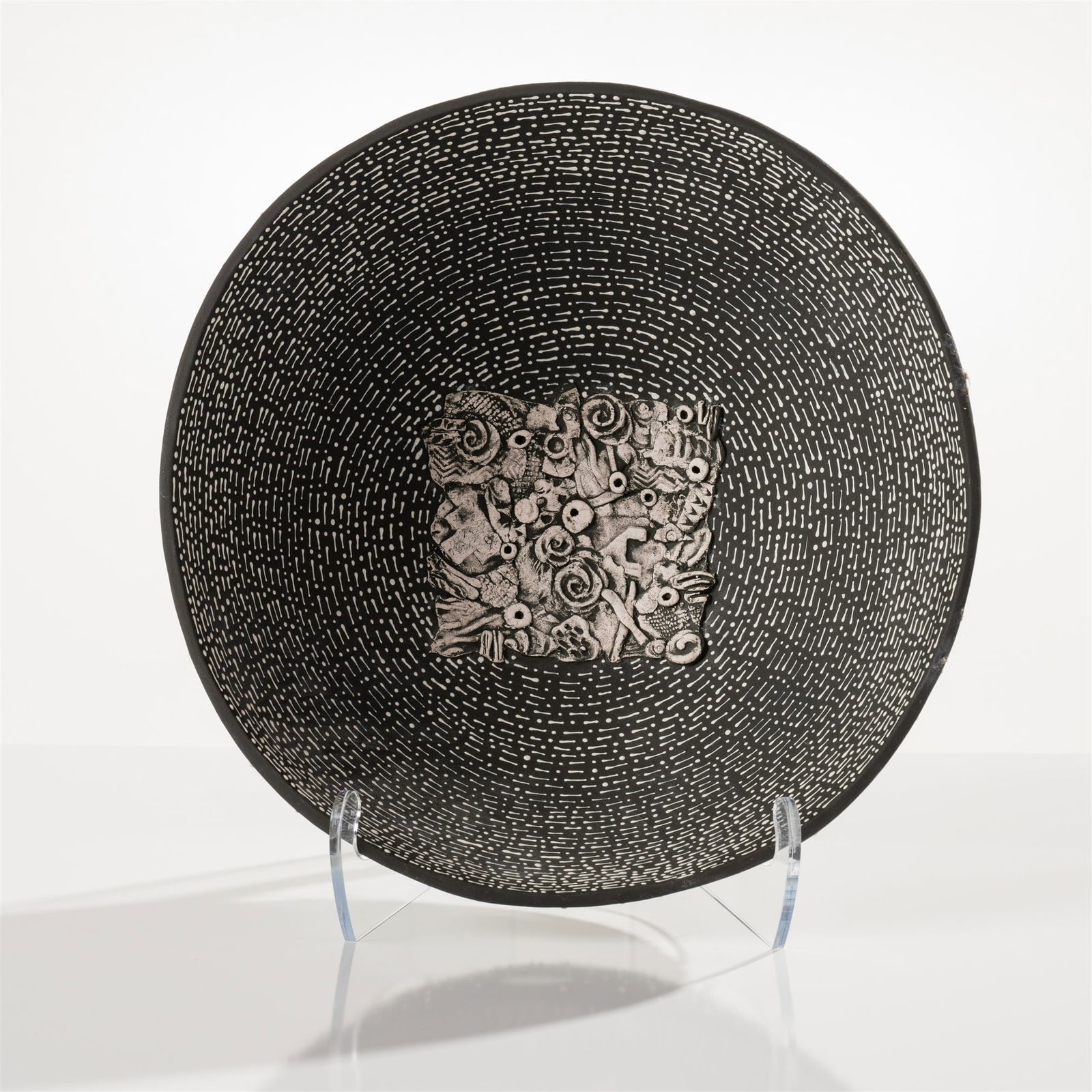 Anita Fields Bowl with Leaf Pattern (1 of 4)