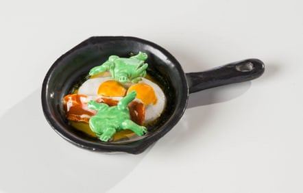 David Gilhooly Frog Breakfast Skillet, 1989