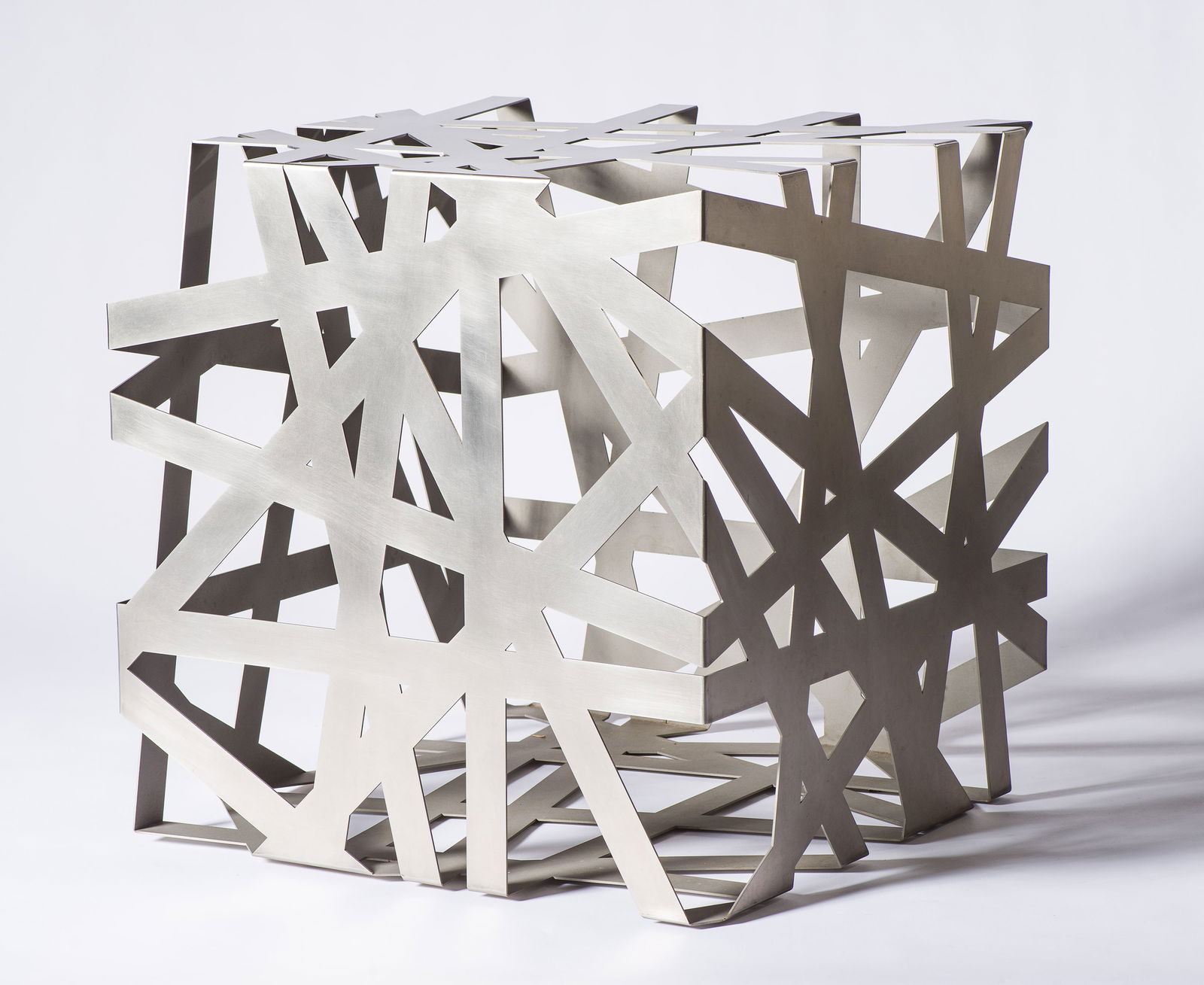 Gary Beals Bindings V, 2009: Gary Beals (American, 1932-2024) Bindings V, 2009 Stainless steel 30.25 x 30.25 x 30.25 (in) Unsigned $1,000 - $2,000