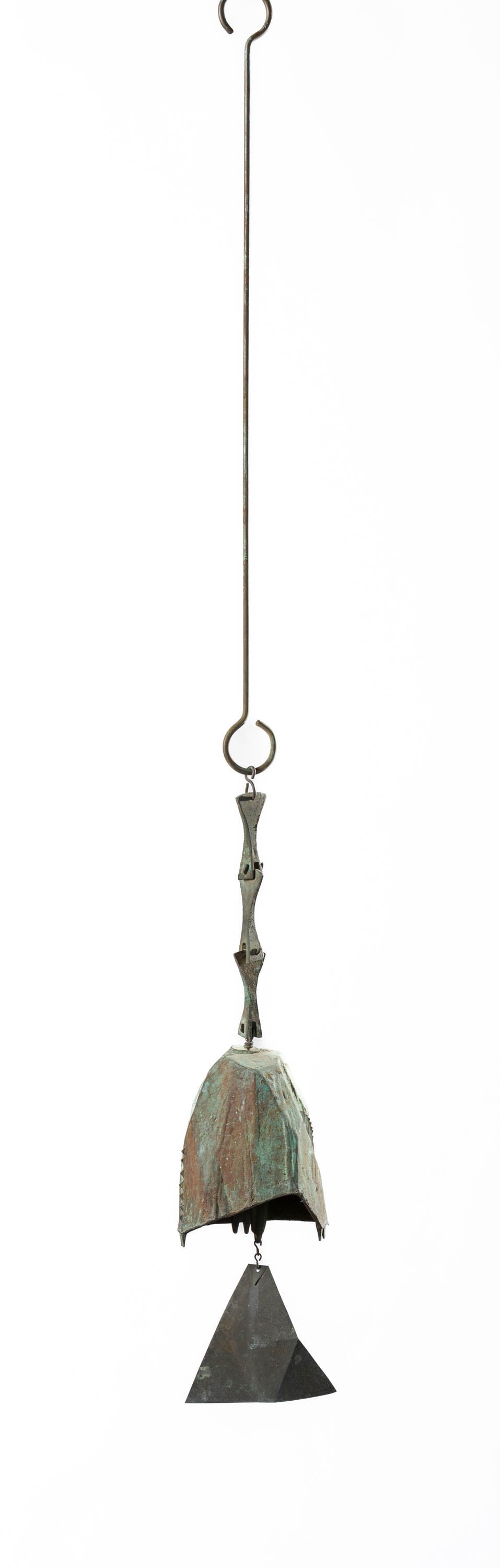 Paolo Soleri Large Asymmetrical Bell on Simple Interlocked Links and Rod with Triangle Fin (1 of 4)