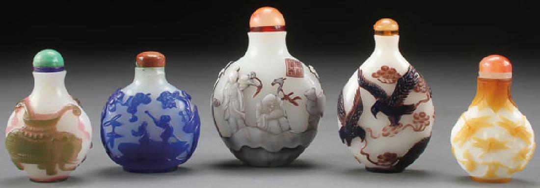 FIVE FINE CHINESE CAMEO GLASS SNUFF BOTTLES (1 of 1)