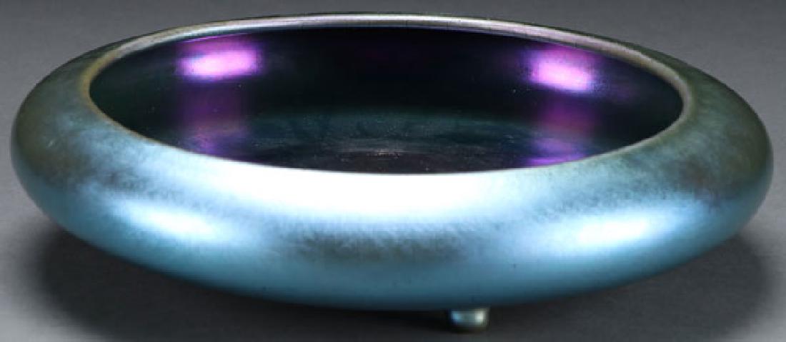 A STEUBEN BLUE AURENE ART GLASS LOW BOWL (1 of 2)