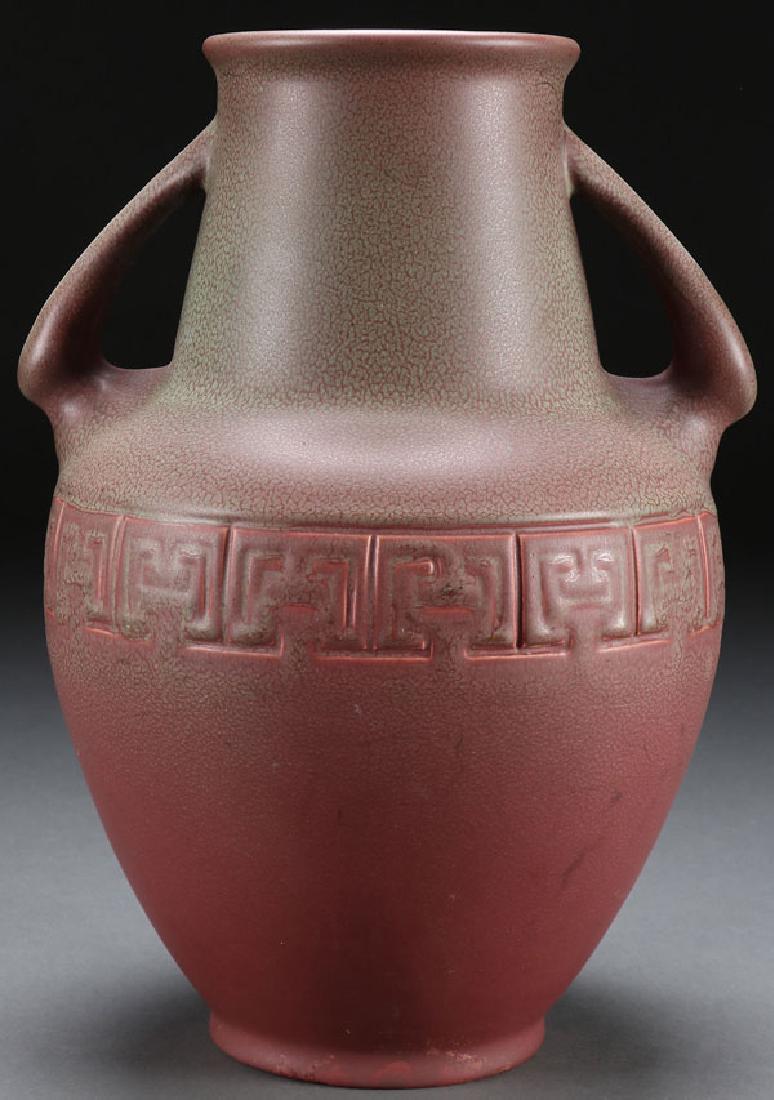 A LARGE AND IMPRESSIVE ROOKWOOD TWO HANDLED VASE (1 of 4)