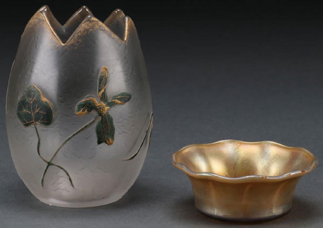 A FRENCH AND TIFFANY ART GLASS GROUP (1 of 4)
