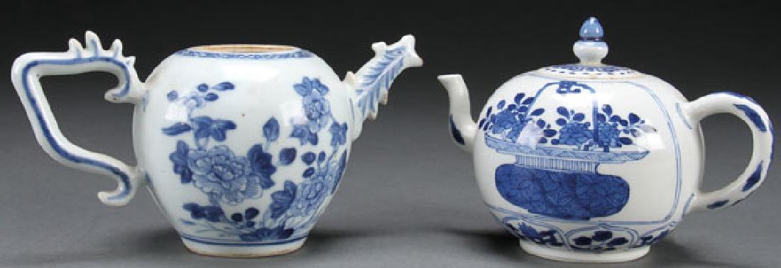 TWO CHINESE EXPORT BLUE WHITE PORCELAIN TEAPOTS (1 of 5)