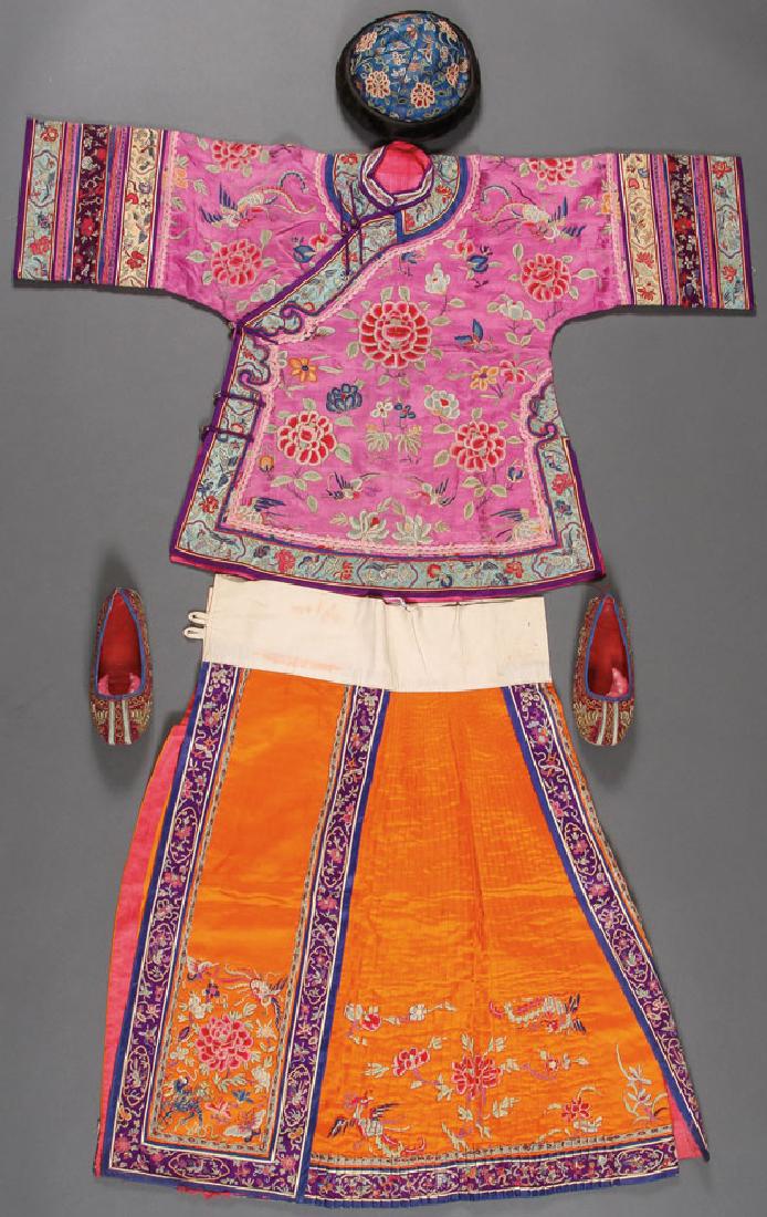 A CHINESE EMBROIDERED SILK CHILD'S ROBE (1 of 6)