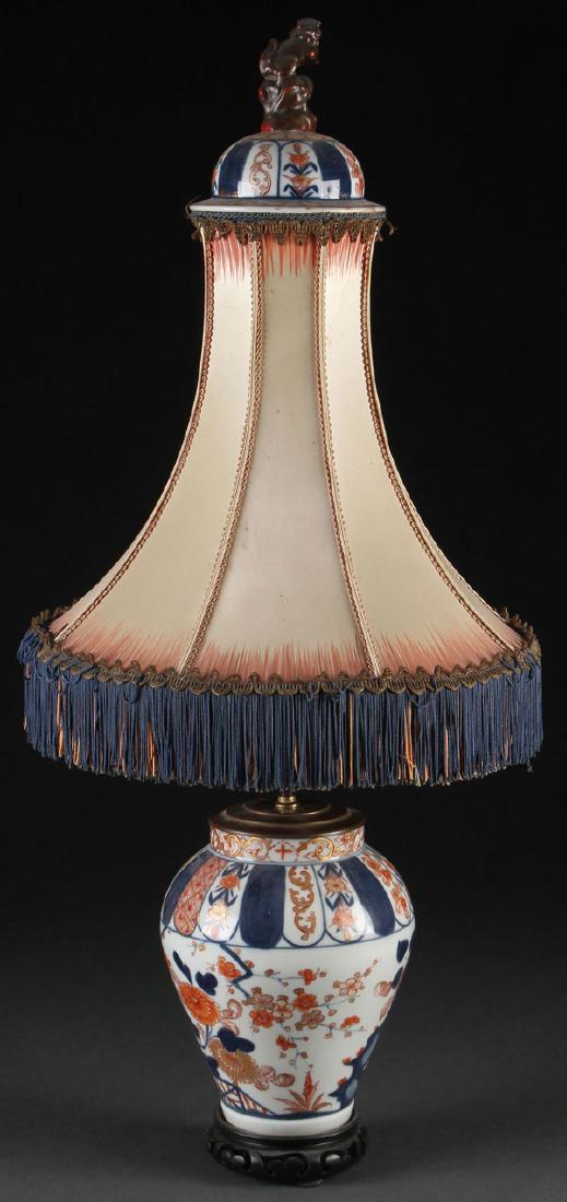 A CHINESE IMARI COVERED JAR/LAMP, 19TH CENTURY (1 of 3)