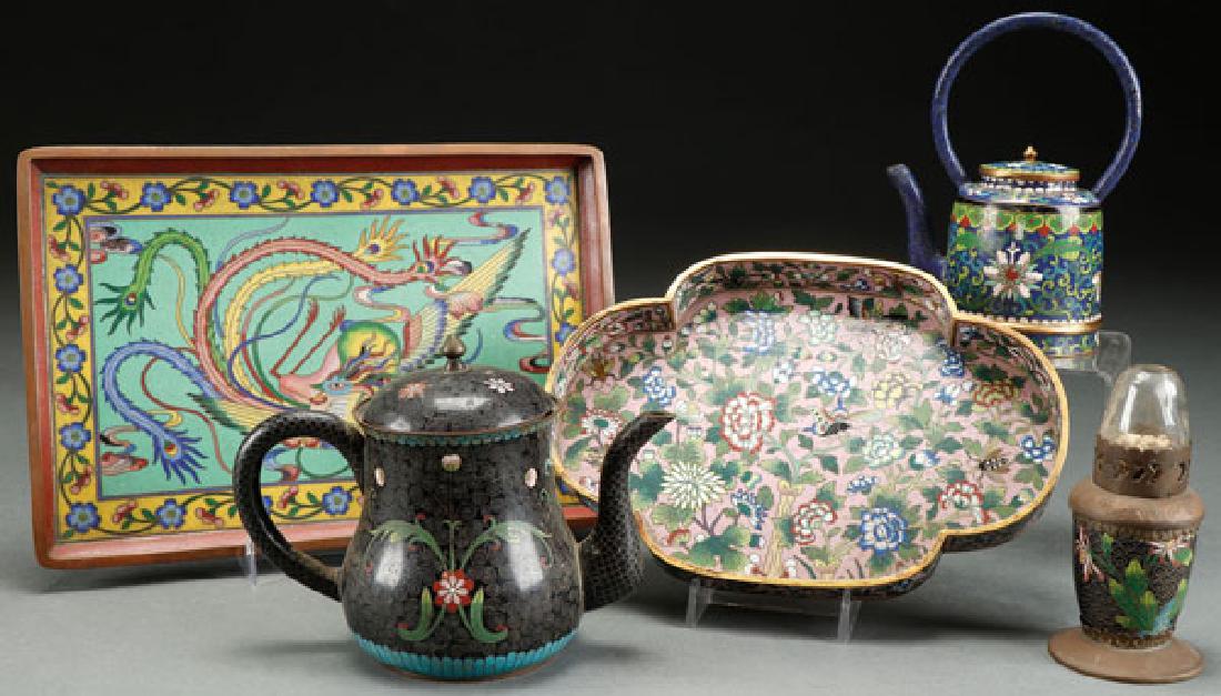 A FIVE PIECE GROUP OF VINTAGE CHINESE CLOISONNE (1 of 4)