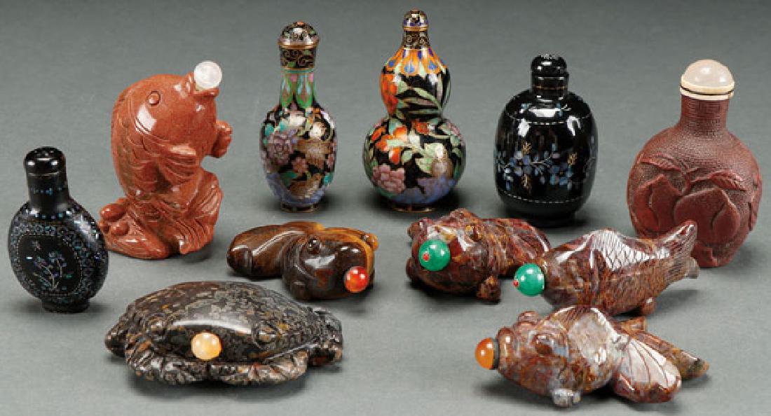 A GROUP OF 11 CHINESE SNUFF BOTTLES (1 of 1)