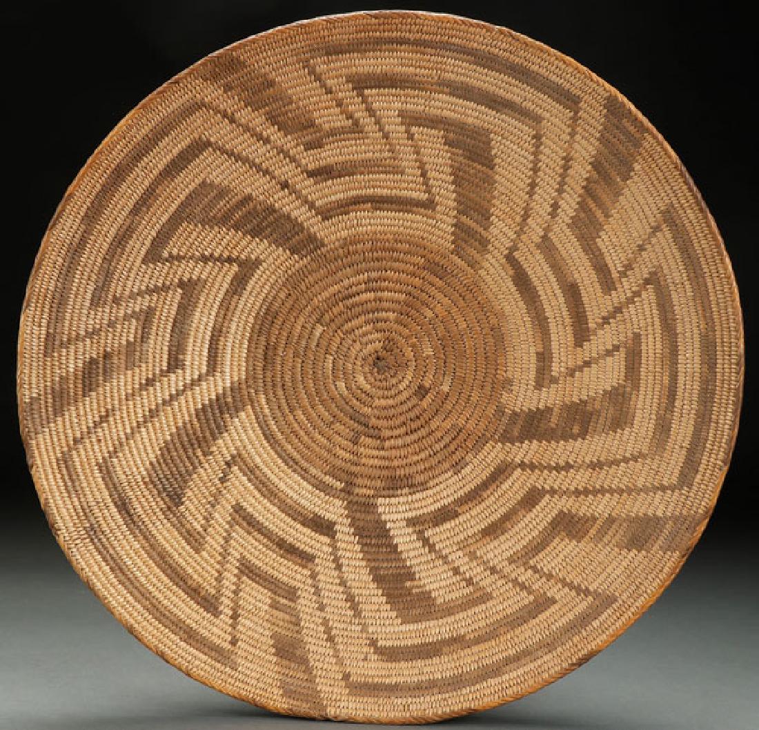 A LARGE PIMA COILED BASKETRY TRAY, CIRCA 1920 (1 of 2)