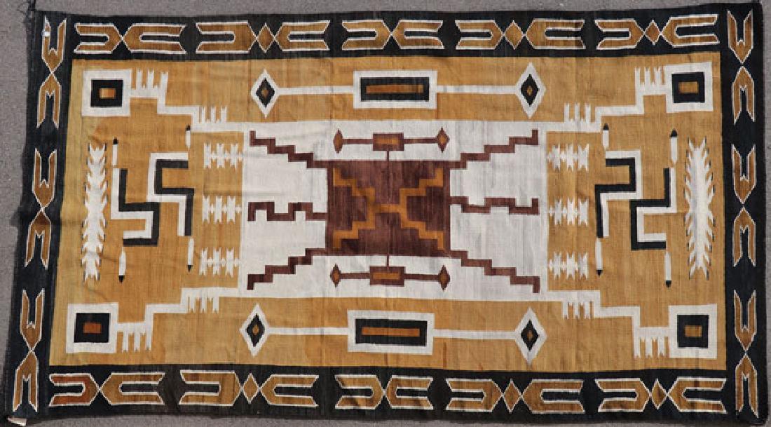 A LARGE NAVAJO RUG, 2ND HALF OF 20TH CENTURY (1 of 5)