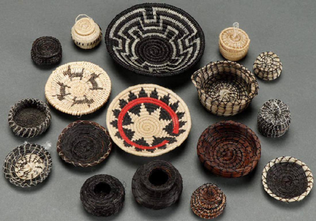 17 MINIATURE WOVEN HORSEHAIR BASKETS, 20TH C (1 of 1)