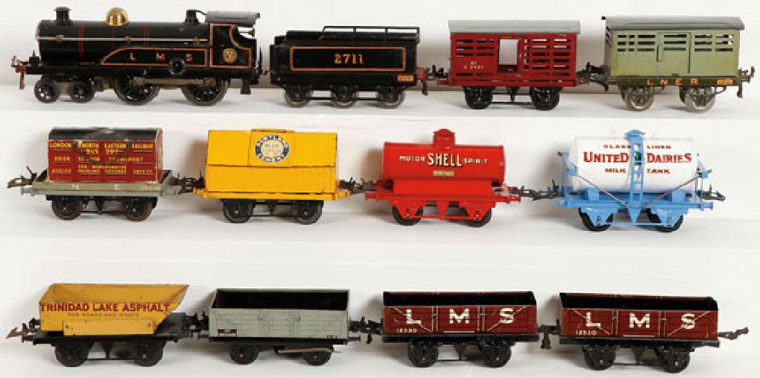 A MECCANO HORNBY 12 PIECE O GAUGE TRAIN GROUP (1 of 1)