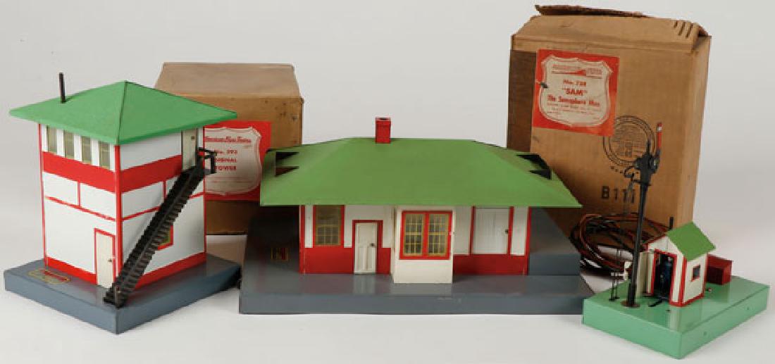 THREE AMERICAN FLYER O GAUGE ACCESSORY BUILDING (1 of 1)