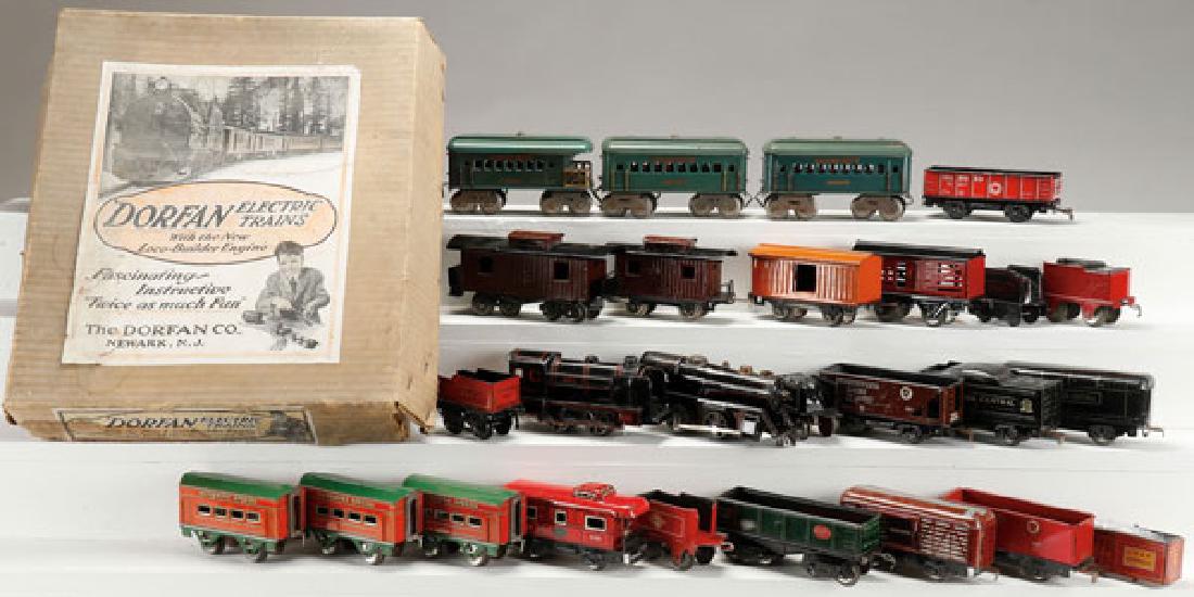 26 PIECE GROUP OF EARLY MODEL TIN PLATE TOY TRAIN (1 of 1)