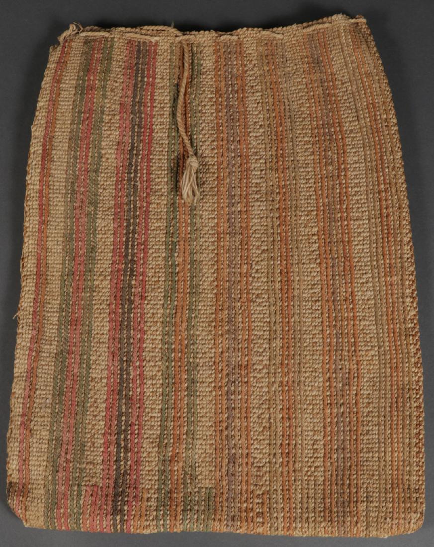 A CORN HUSK TWINE BAG, 20TH CENTURY