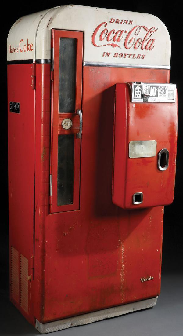 A COCA COLA VENDO MODEL H81-D POP MACHINE (1 of 5)