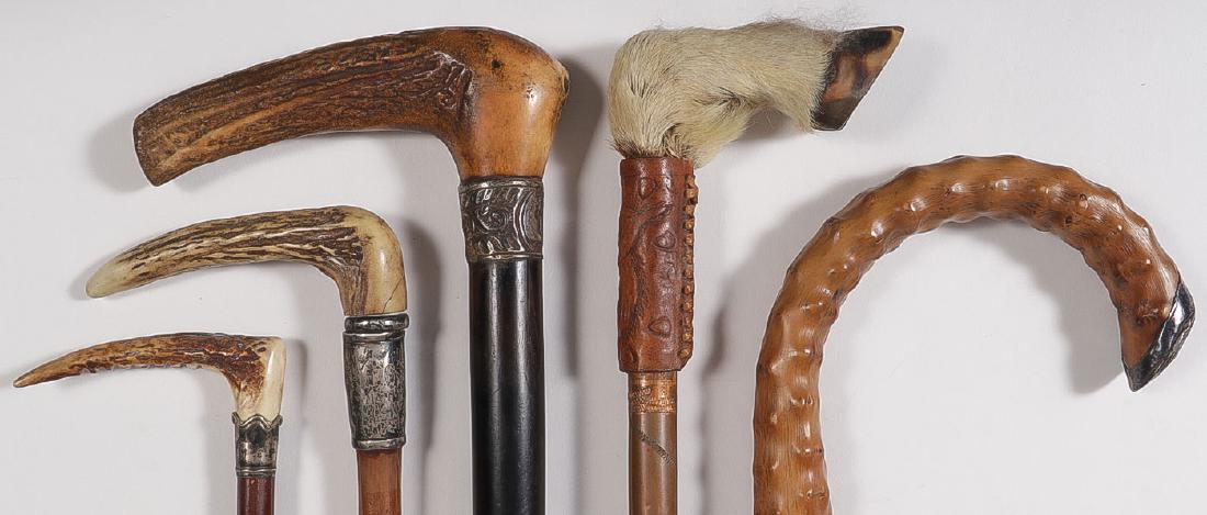 GENTLEMEN’S CANES AND SWAGGERS, C. 1900: GENTLEMEN'S CANES AND SWAGGERS, C. 1900. Comprising different shapes and materials. The two swagger sticks with antler tips. Greatest overall length 34 inches. SHIPPING NOTICE: Jackson&#
