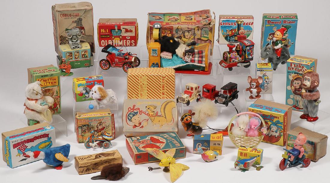 19 VINTAGE BOXED TOYS: 19 VINTAGE BOXED TOYS. Comprising a good variety of mostly wind-up toys in the original box, mostly 1950's and 60's, including some rare, hard to find examples. Including an Alps battery&#