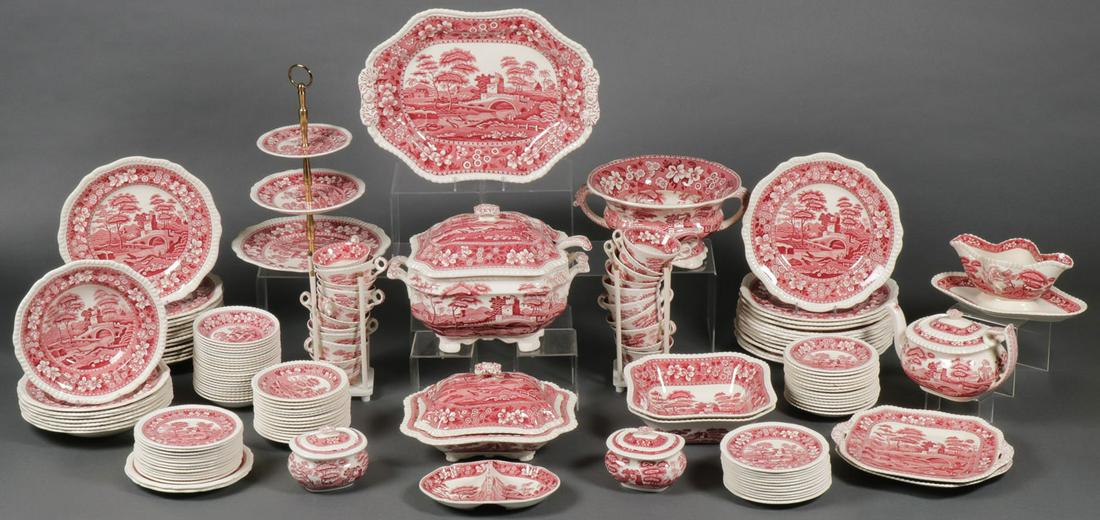 140 PIECES OF COPELAND SPODE TOWER DINNERWARE: 140 PIECES OF COPELAND SPODE TOWER DINNERWARE. Comprising a large and impressive service for 20+ consisting of over 140 pieces, including 26 dinner plates, 10.5 inches, 25 smaller plates, 6.5 inches, 