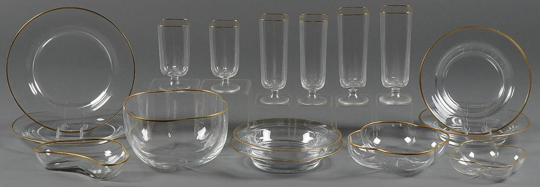 130 PC CARLO MORETTI VENETIAN CRYSTAL SET: 130 PC CARLO MORETTI VENETIAN CRYSTAL SET. Comprising a large and impressive set including water goblets, wine goblets, red wine goblets, plates, soup bowls, salad bowls, and serving bowls. Each with