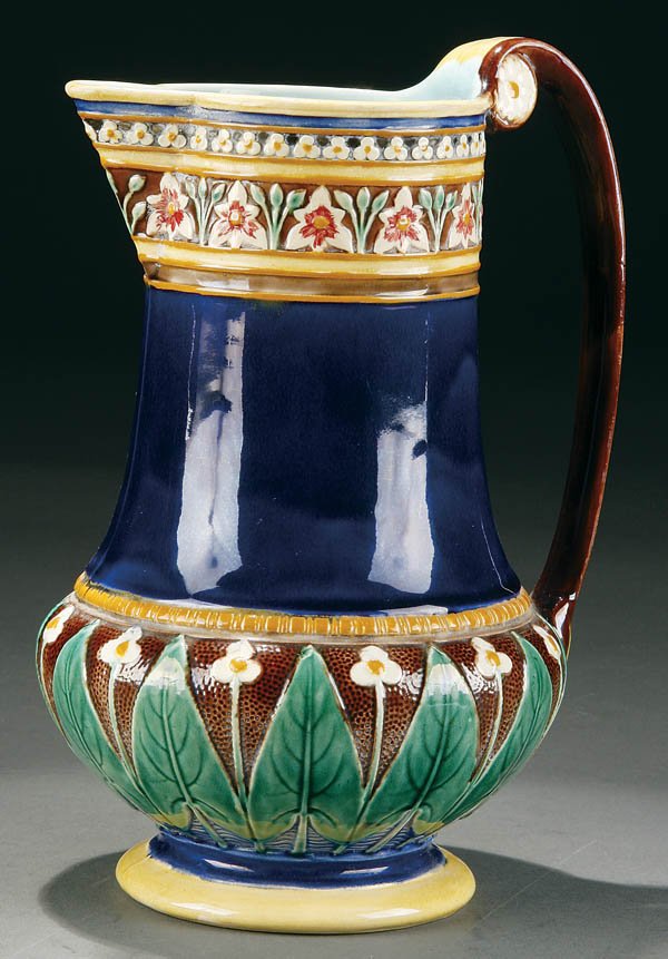 A FINE WEDGWOOD MAJOLICA PITCHER, circa 1900, blu