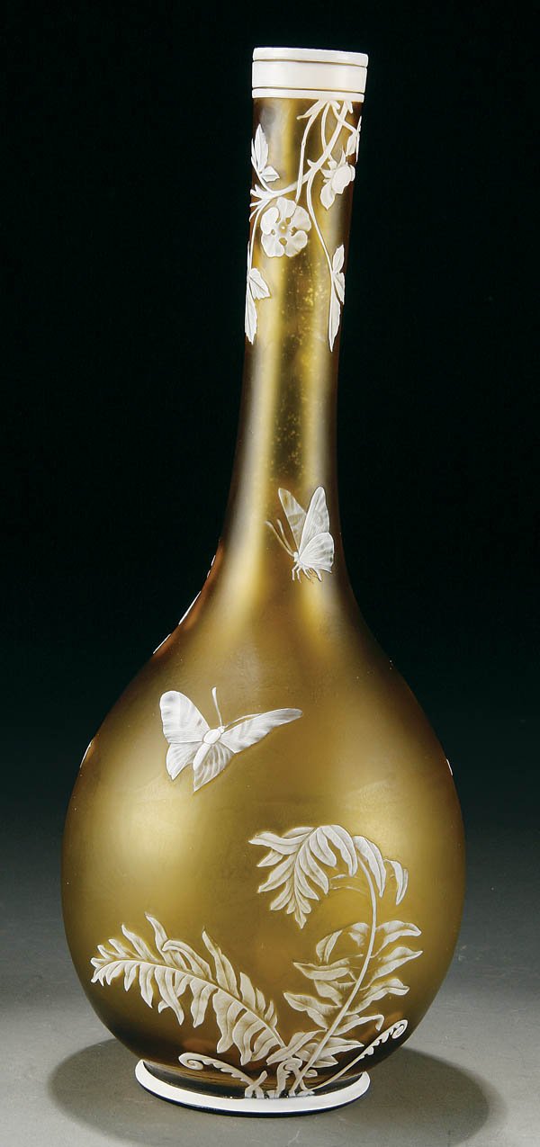 A GOOD WEBB ENGLISH CAMEO VASE, circa 1890, bulbo - 2