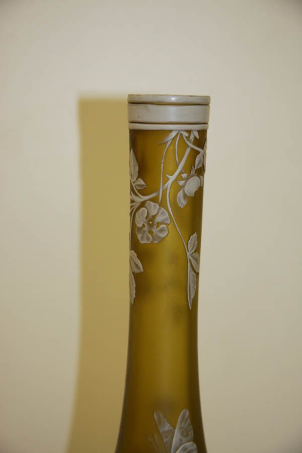 A GOOD WEBB ENGLISH CAMEO VASE, circa 1890, bulbo - 7
