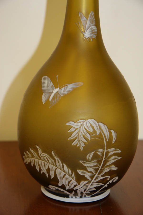 A GOOD WEBB ENGLISH CAMEO VASE, circa 1890, bulbo - 8