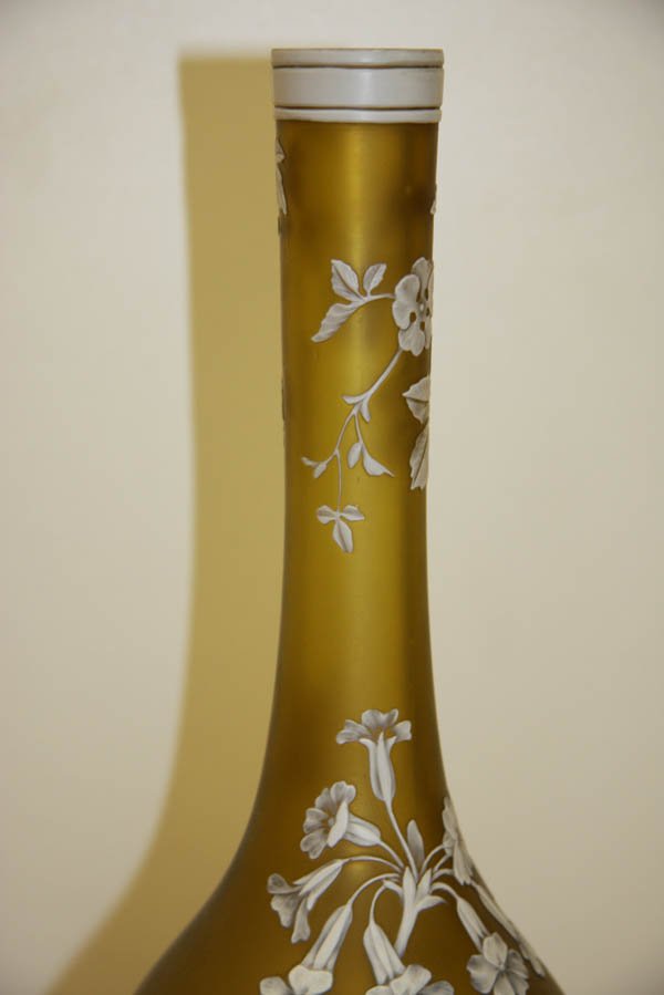 A GOOD WEBB ENGLISH CAMEO VASE, circa 1890, bulbo - 9