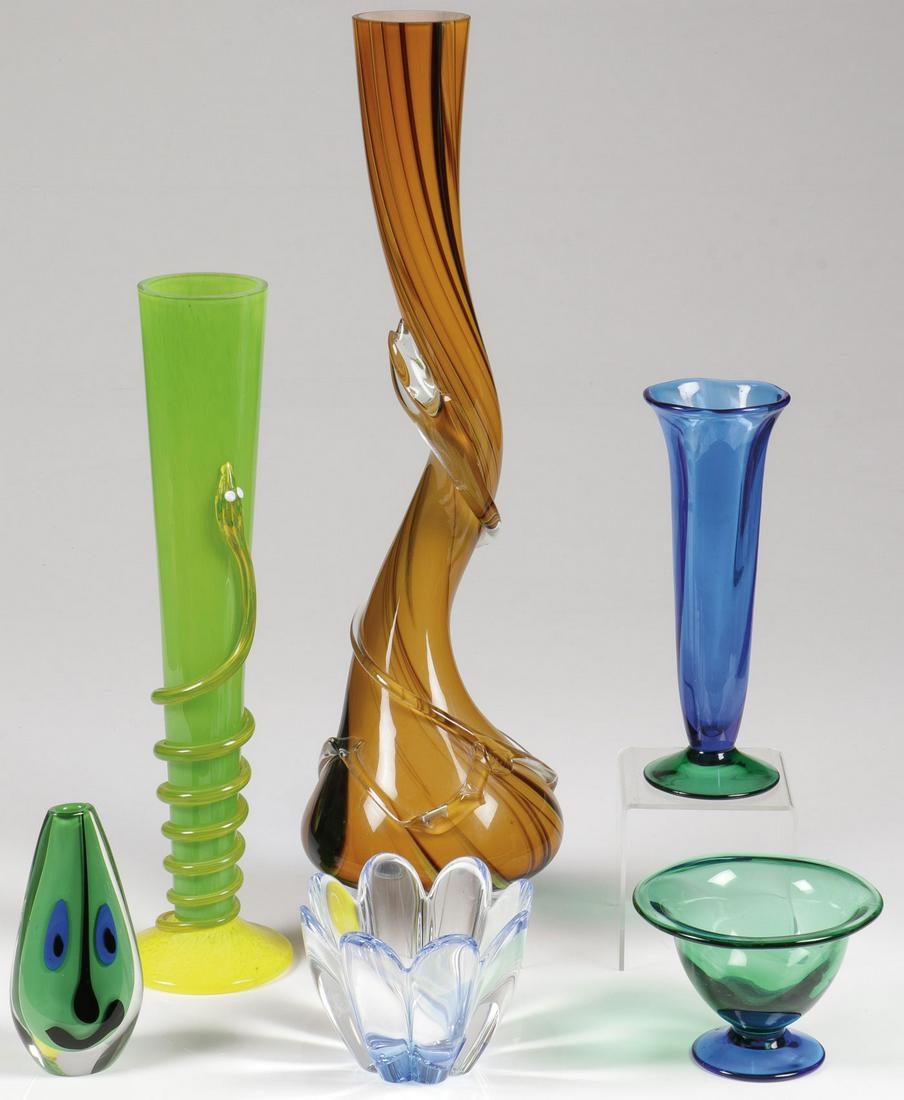 SIX PIECES MODERN ART GLASS: SIX PIECES MODERN ART GLASS. A good and interesting group of six individual pieces of modern art glass including a Orrefors blue ribbed flower head vase, a blue to green Orrefors footed bowl and match