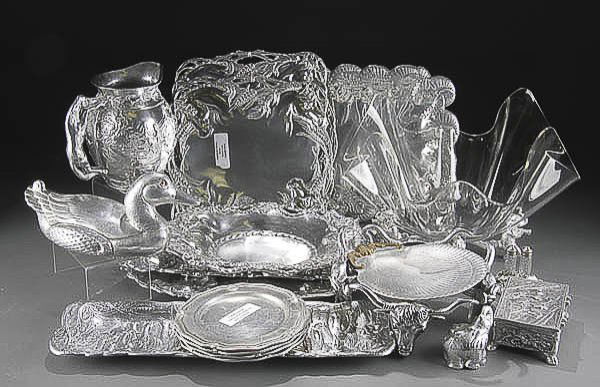 ARTHUR COURT ALUMINUM DECORATIVE ARTS GROUPING la: ARTHUR COURT ALUMINUM DECORATIVE ARTS GROUPING last quarter 20th c. 28 pieces consisting of various sized trays and figural table accessories. Estimate $150-$250